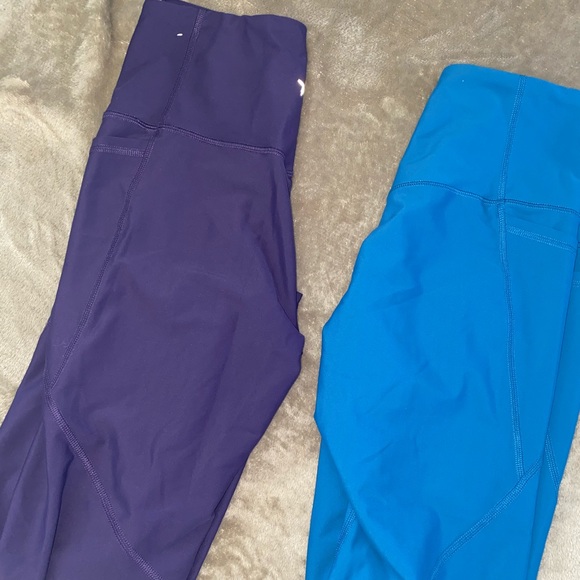 2 for 25 old navy leggings‼️ - Picture 4 of 4